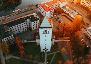 Atjaunotajam Jelgavas Sv. Trīsvienības baznīcas tornim un tūrisma centram – 15!